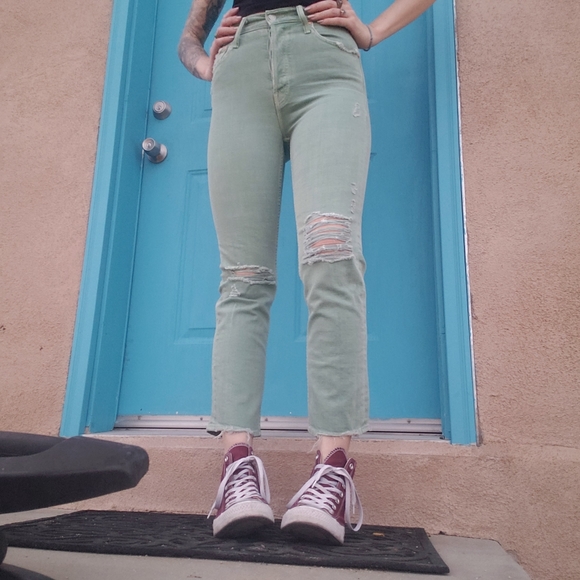 MOTHER Sage/Mint Green cropped tomcat jeans - Picture 4 of 11